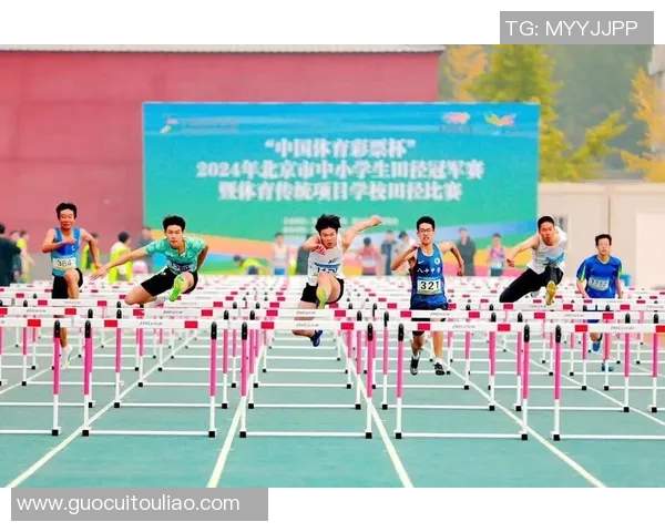 穿越时空的奇幻之旅模特与足球明星的精彩碰撞与梦想追逐 穿越时空的奇幻之旅模特与足球明星的精彩碰撞与梦想追逐