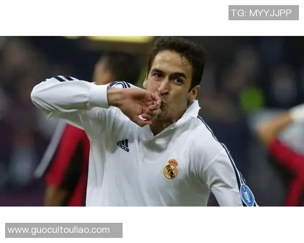 足球明星庆祝动作的精彩瞬间与转场魅力分析 足球明星庆祝动作的精彩瞬间与转场魅力分析