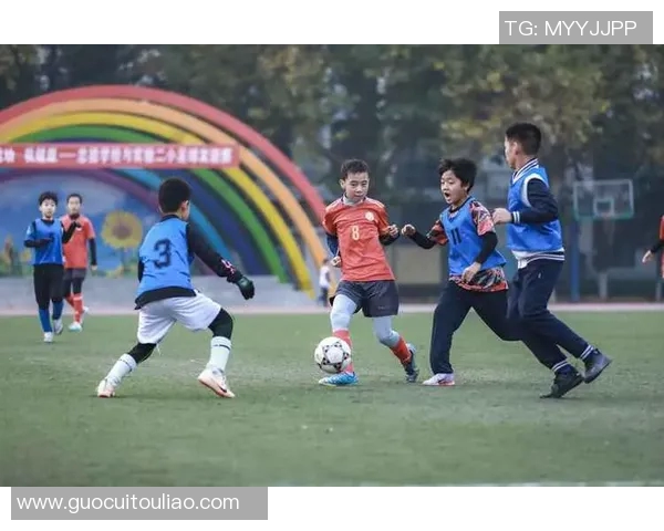 足球明星如何在儿童时期塑造梦想与才华的成长之路 足球明星如何在儿童时期塑造梦想与才华的成长之路